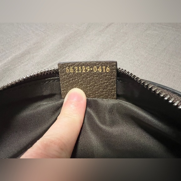 New Gucci Zipper Pencil Case Gucci x Disney Donald
Duck Zipper Pencil Case - Picture 8 of 11